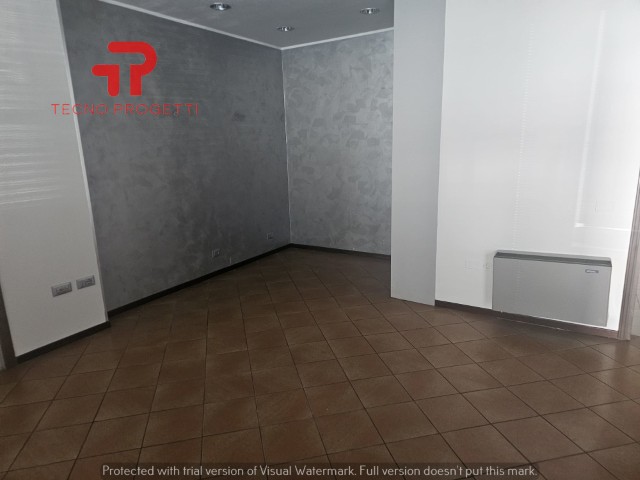 In affitto, proponiamo un elegante ufficio, al piano terra fronte strada, situato nella rinomata ...