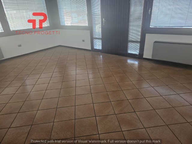 In affitto, proponiamo un elegante ufficio, al piano terra fronte strada, situato nella rinomata ...