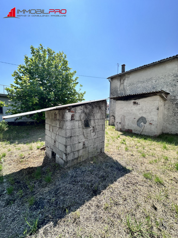 Se desideri una proprietà indipendente da personalizzare secondo le tue esigenze, questa soluzion...