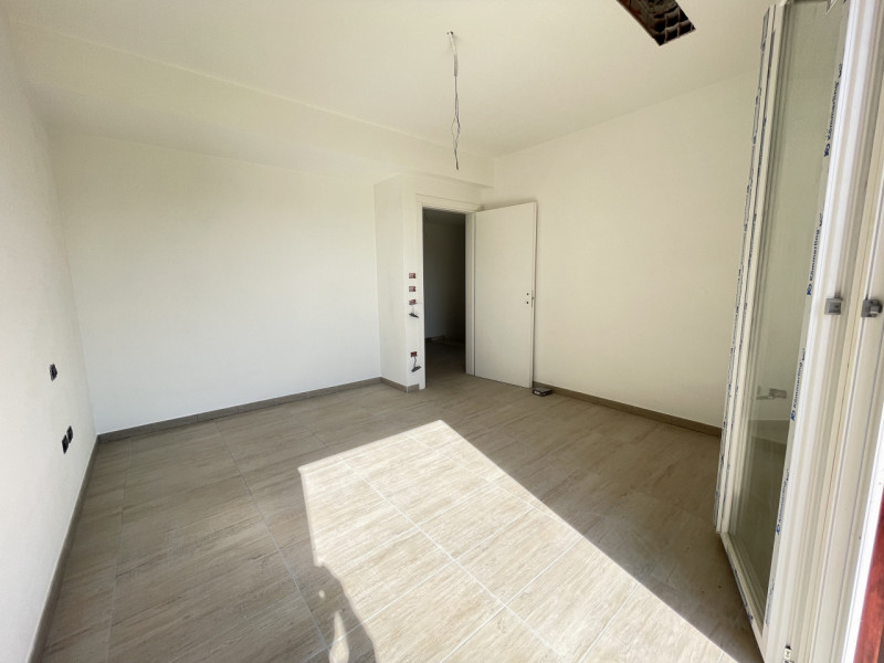 In zona tranquilla e riservata, ma comoda al centro del paese, proponiamo in locazione elegante c...