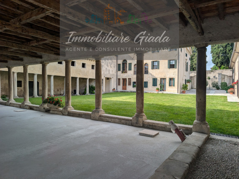 Cerchi un immobile elegante, raffinato e inserito in un contesto storico unico?
A Vittorio Veneto...