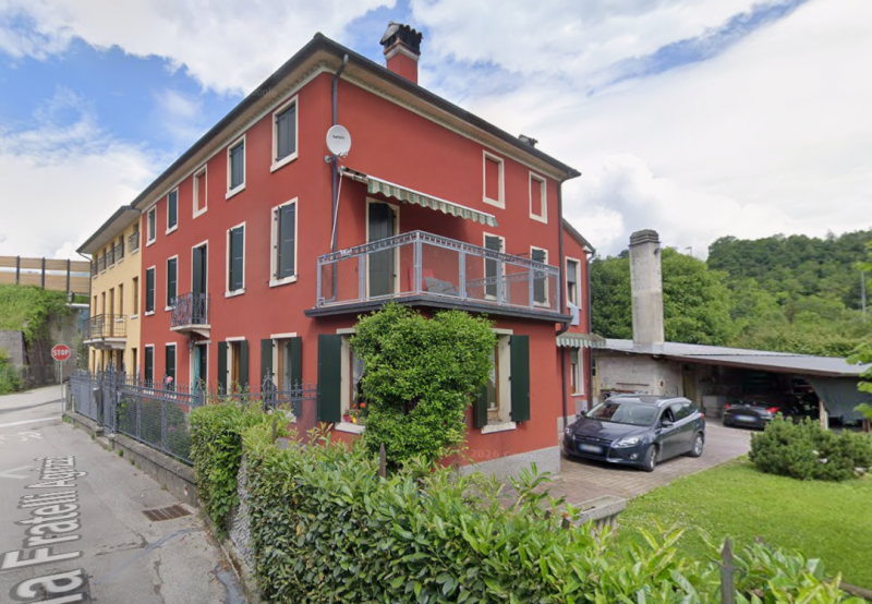 Rif. A.A.4-25

Vendita all'asta - bifamiliare su 4 livelli con accessori in data 10 giugno 2026

...