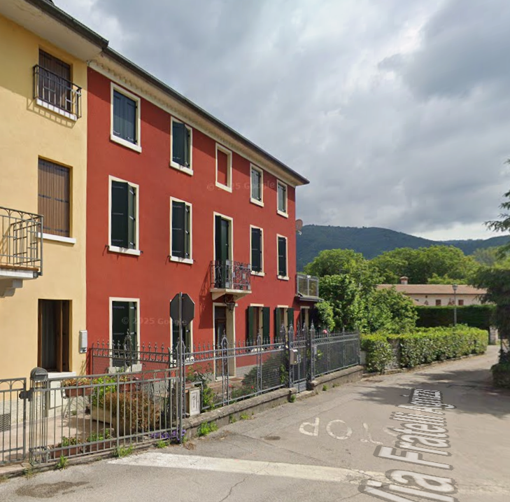Rif. A.A.4-25

Vendita all'asta - bifamiliare su 4 livelli con accessori in data 10 giugno 2026

...