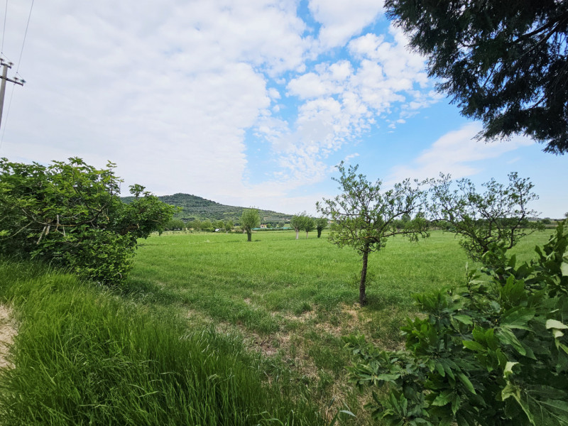 Proponiamo in vendita a Baone, in una strada interna e tranquilla che porta verso il centro del P...