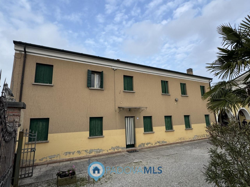 Immobile in esclusiva al Gruppo Padova MLS

In ottima posizione comodissima ai servizi, introvabi...
