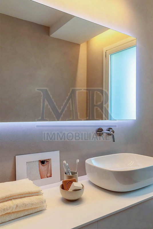 CASALSERUGO - MR195B1
APPARTAMENTO CON GIARDINO - CL. ENERG. "A4" 

In piccola palazzina, vicina ...