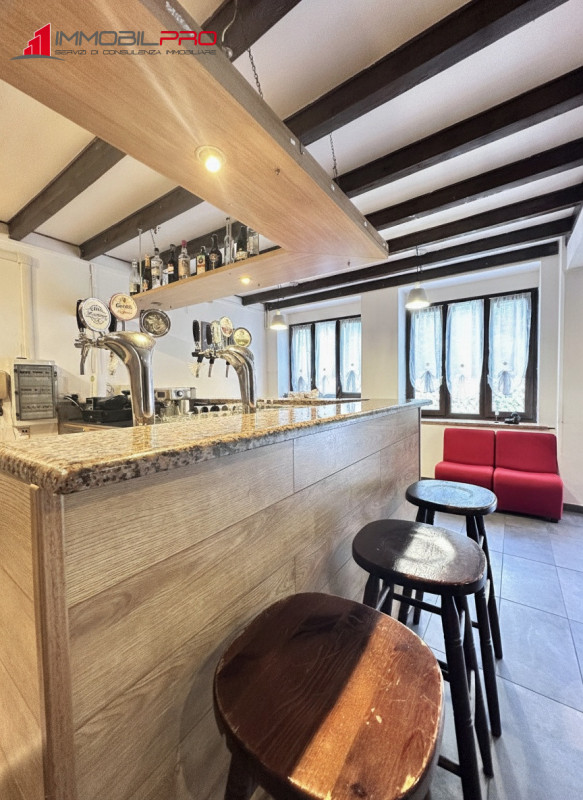In vendita nel cuore di Caltrano, proponiamo un’attività commerciale adibita a ristorante, bar e ...