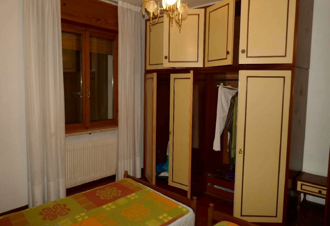 Rif. A.A.57-24

Vendita all'asta - villetta unifamiliare con giardino in data 17 giugno 2026

Des...