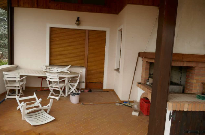 Rif. A.A.57-24

Vendita all'asta - villetta unifamiliare con giardino in data 17 giugno 2026

Des...