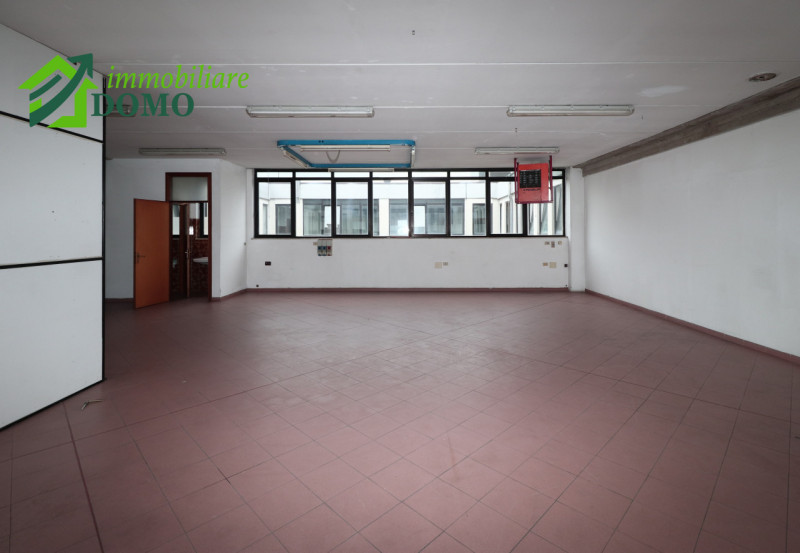 SANTORSO (zona industriale SCHIO): proponiamo in AFFITTO un capannone ARTIGIANALE, mq 130 altezza...
