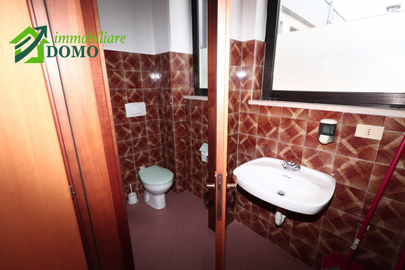 SANTORSO (zona industriale SCHIO): proponiamo in AFFITTO un capannone ARTIGIANALE, mq 130 altezza...