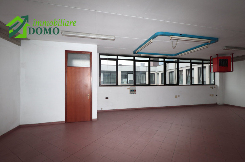 SANTORSO (zona industriale SCHIO): proponiamo in AFFITTO un capannone ARTIGIANALE, mq 130 altezza...