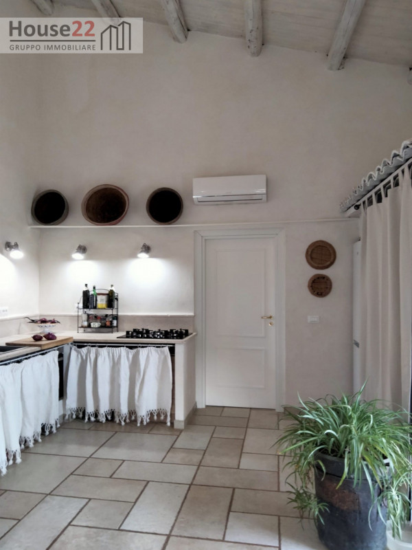 Nel cuore autentico del Gargano, immersa nell’incantevole paesaggio di Vico del Gargano, proponia...