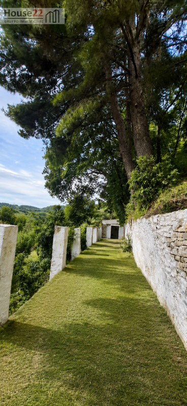 Nel cuore autentico del Gargano, immersa nell’incantevole paesaggio di Vico del Gargano, proponia...
