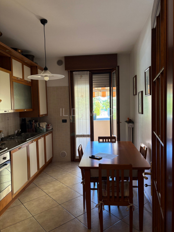Arcella, in zona servita e tranquilla, all'interno di un contesto molto signorile, ottimo apparta...