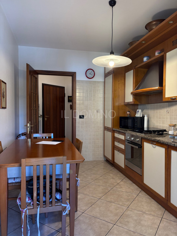 Arcella, in zona servita e tranquilla, all'interno di un contesto molto signorile, ottimo apparta...