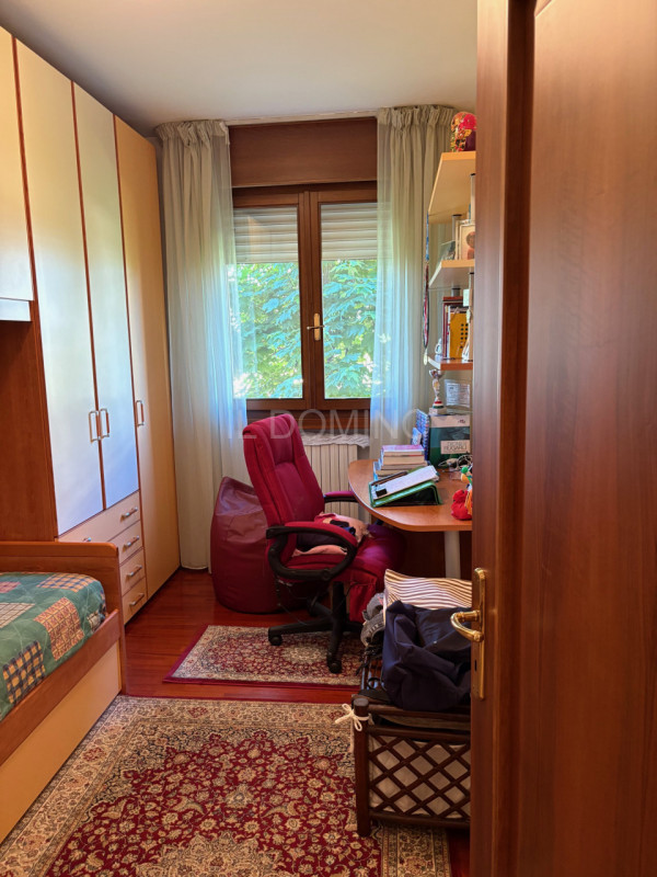 Arcella, in zona servita e tranquilla, all'interno di un contesto molto signorile, ottimo apparta...