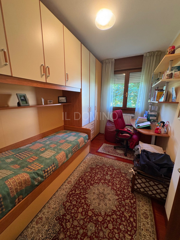 Arcella, in zona servita e tranquilla, all'interno di un contesto molto signorile, ottimo apparta...