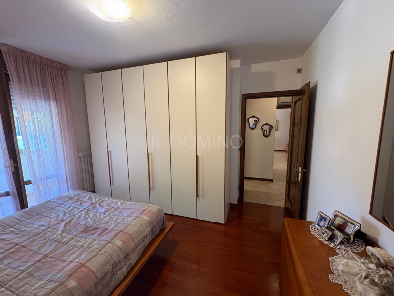 Arcella, in zona servita e tranquilla, all'interno di un contesto molto signorile, ottimo apparta...