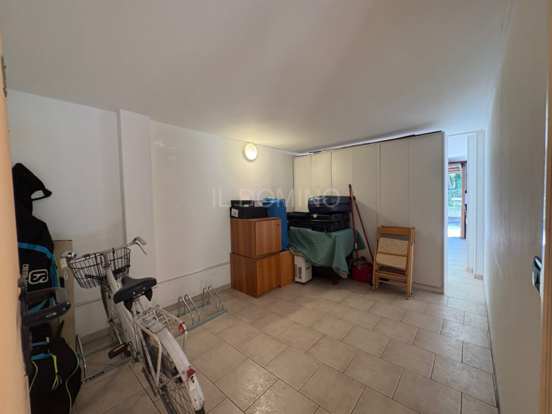 Arcella, in zona servita e tranquilla, all'interno di un contesto molto signorile, ottimo apparta...