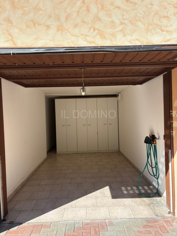 Arcella, in zona servita e tranquilla, all'interno di un contesto molto signorile, ottimo apparta...