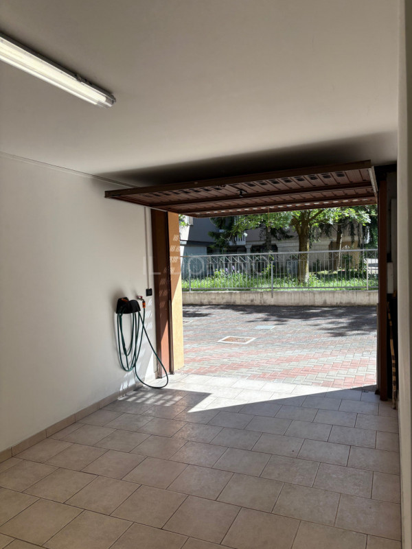 Arcella, in zona servita e tranquilla, all'interno di un contesto molto signorile, ottimo apparta...