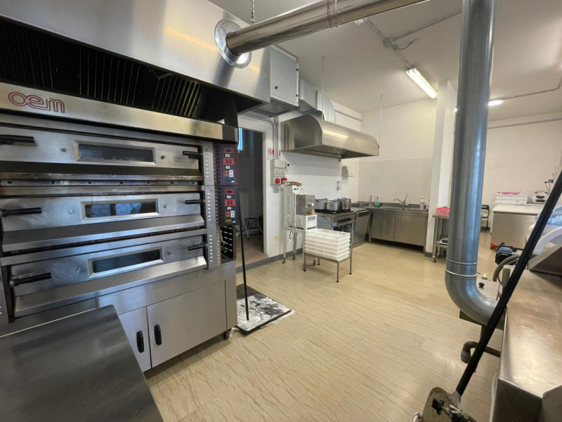 **CESSIONE ATTIVITÀ – PANIFICIO / ALIMENTARI**
Si propone in vendita attività ben avviata nel set...