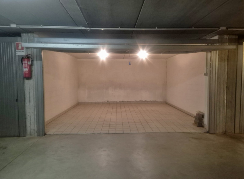 VENDESI GARAGE DOPPIO IN LARGHEZZA A VICENZA, QUARTIERE SANTA BERTILLA - Rif. 8388
Si tratta di u...
