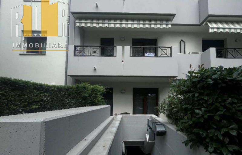 Asta telematica 29.07.2026 ore 15:00

Appartamento al piano terra, un annesso garage al piano pri...