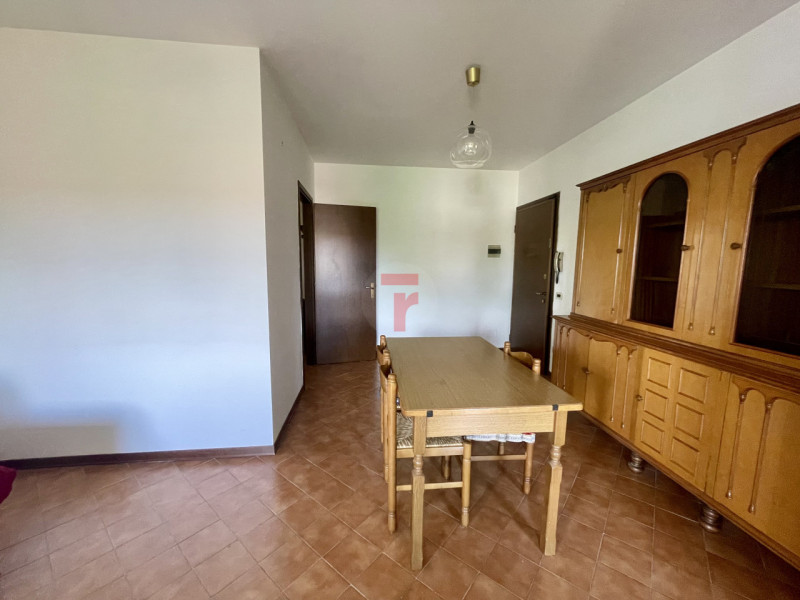 Appartamento trilocale situato a Roncaglia in zona San Leopoldo, in un contesto tranquillo e verd...