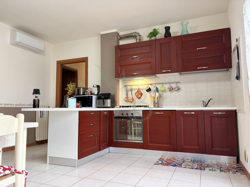 LEGNARO (PD) – Volparo: Immobiliare MB propone in esclusiva un luminoso appartamento trilocale si...