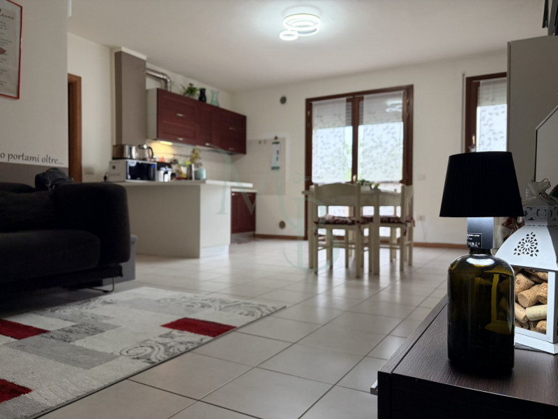 LEGNARO (PD) – Volparo: Immobiliare MB propone in esclusiva un luminoso appartamento trilocale si...