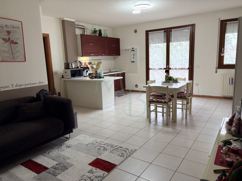 LEGNARO (PD) – Volparo: Immobiliare MB propone in esclusiva un luminoso appartamento trilocale si...
