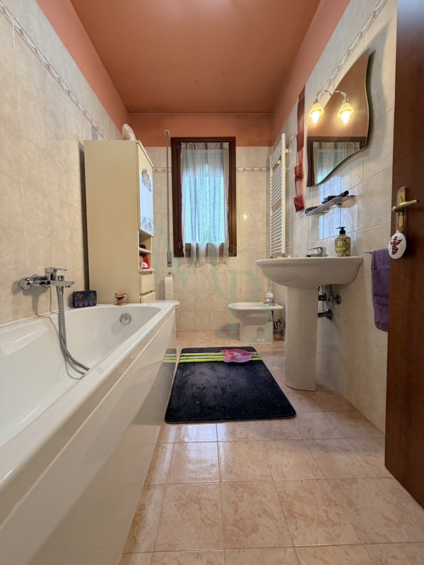 LEGNARO (PD) – Volparo: Immobiliare MB propone in esclusiva un luminoso appartamento trilocale si...
