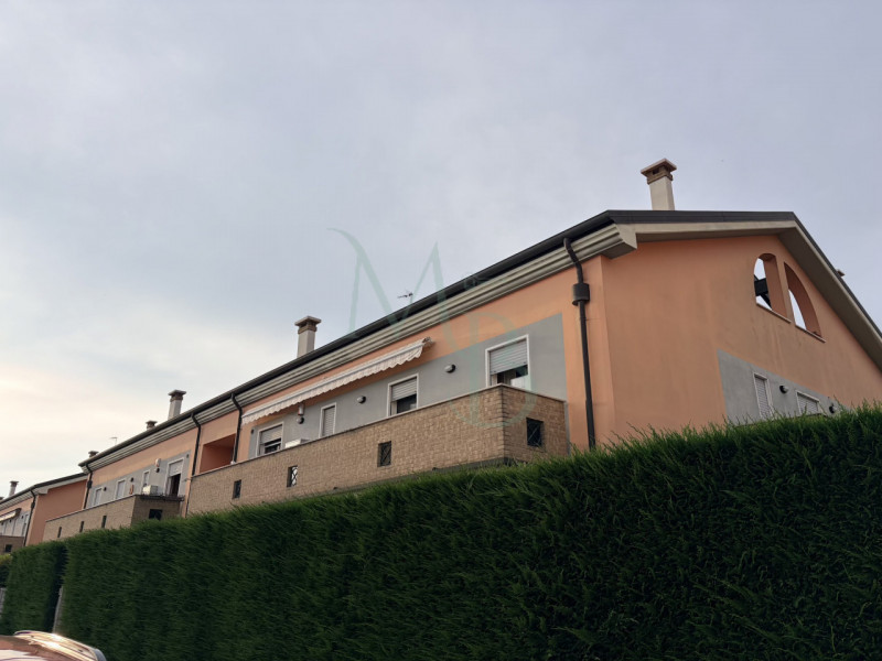 LEGNARO (PD) – Volparo: Immobiliare MB propone in esclusiva un luminoso appartamento trilocale si...