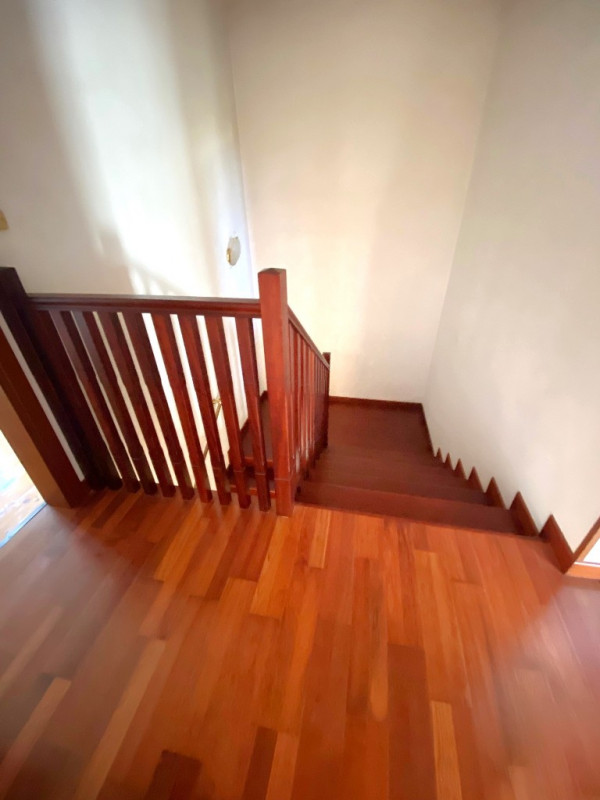 Porzione di bifamiliare situata in zona semicentrale della storica cittadina di Este. 
Con i suoi...