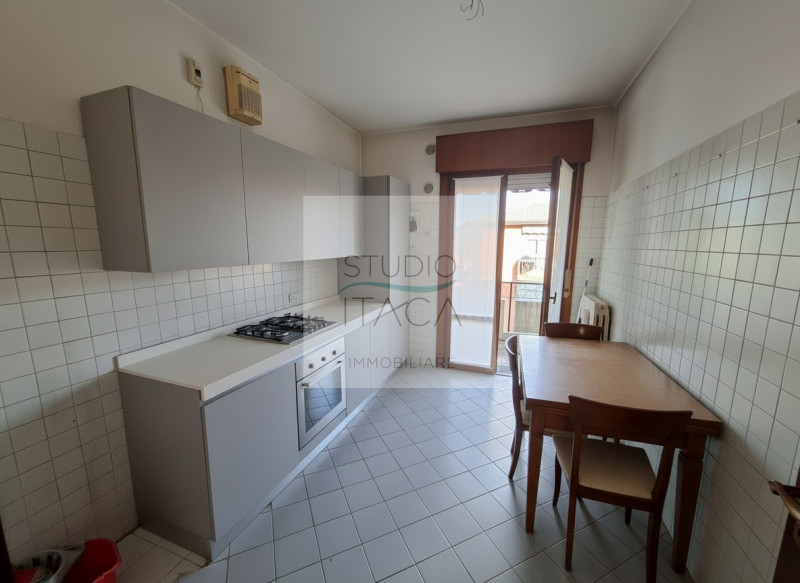 Studio Itaca Immobiliare propone in vendita un immobile situato nel quartiere Forcellini, uno dei...