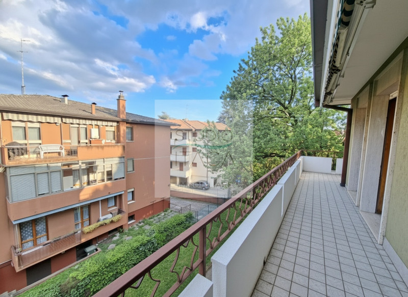 Studio Itaca Immobiliare propone in vendita un immobile situato nel quartiere Forcellini, uno dei...