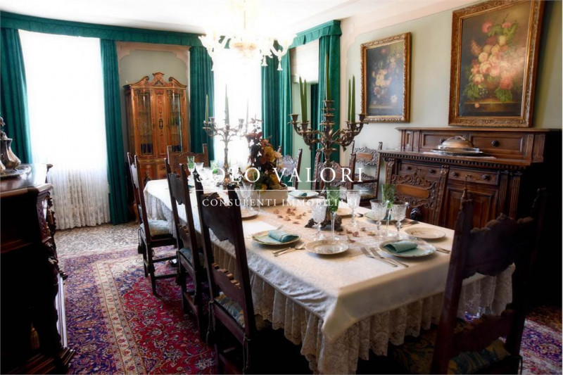 Rif. C355 (per info 338 9387816 Matteo – 340 2242606 Marco)

Immersa nel paesaggio suggestivo del...