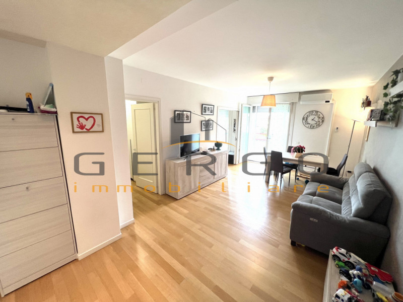 (Per INFO Cristina 3389226442) NON PER STUDENTI. A Padova, vicinanze capolinea sud del tram, con ...