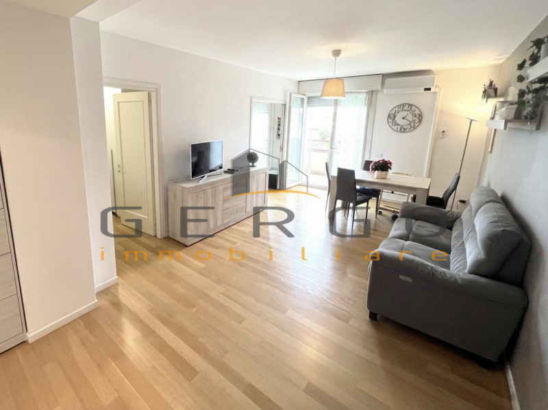 (Per INFO Cristina 3389226442) NON PER STUDENTI. A Padova, vicinanze capolinea sud del tram, con ...