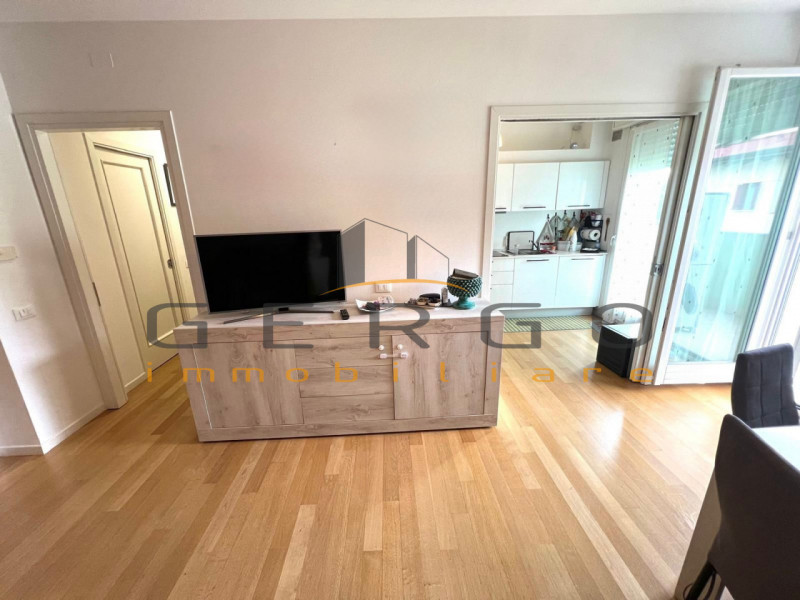 (Per INFO Cristina 3389226442) NON PER STUDENTI. A Padova, vicinanze capolinea sud del tram, con ...