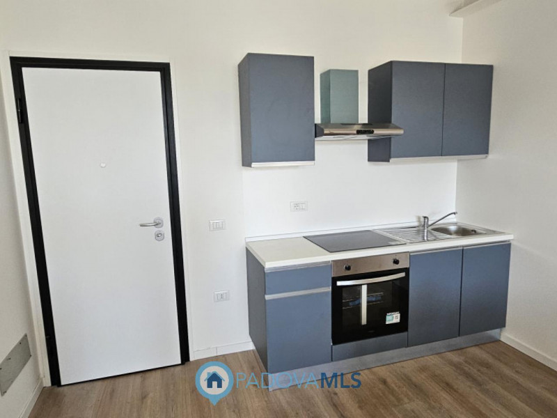 Immobile in esclusiva al Gruppo Padova MLS
PADOVA Zona Stanga - Via Pellizzo. Proponiamo in affit...