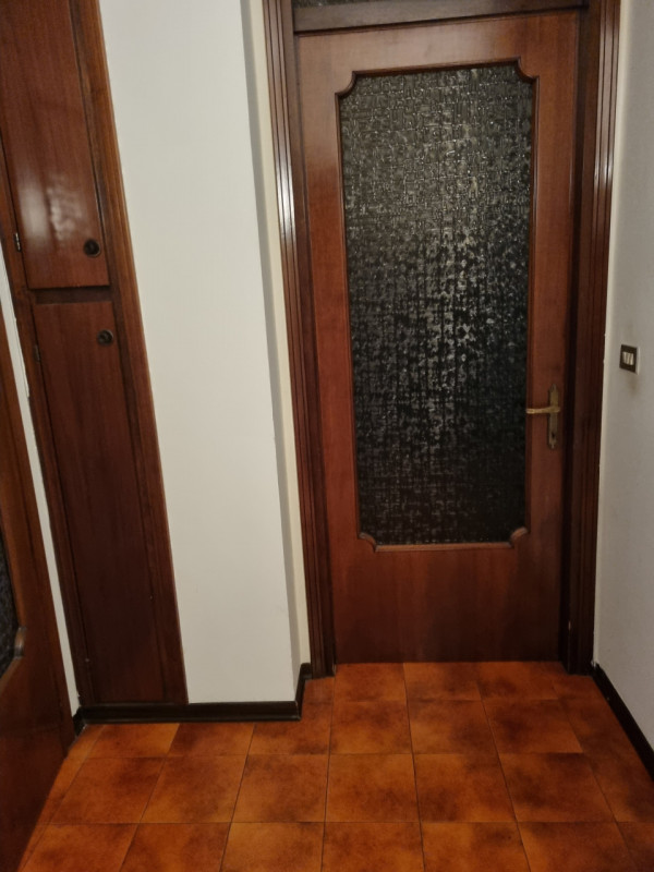 Si propone in vendita APPARTAMENTO al piano primo.
Contesto tranquillo e ben tenuto comodo a tutt...