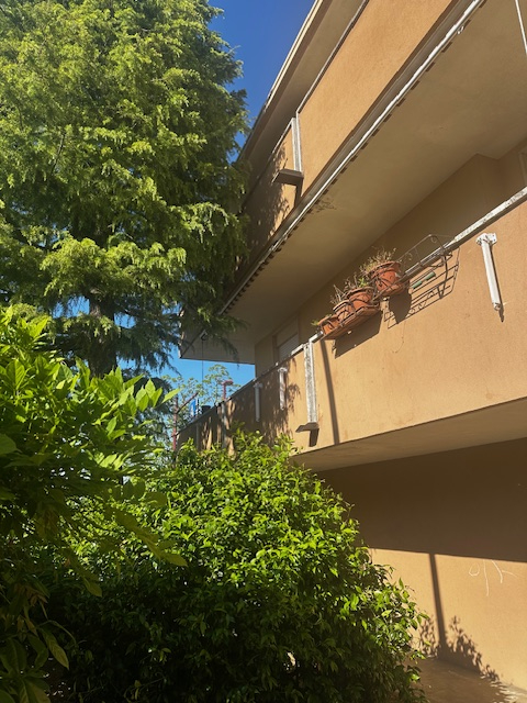 Rubano in zona residenziale, comoda a scuole e servizi oltre che al tram, proponiamo un appartame...