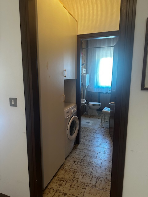Rubano in zona residenziale, comoda a scuole e servizi oltre che al tram, proponiamo un appartame...
