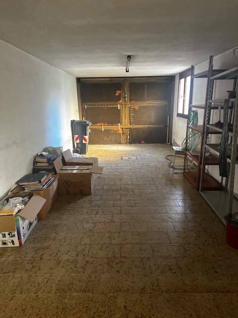 Rubano in zona residenziale, comoda a scuole e servizi oltre che al tram, proponiamo un appartame...