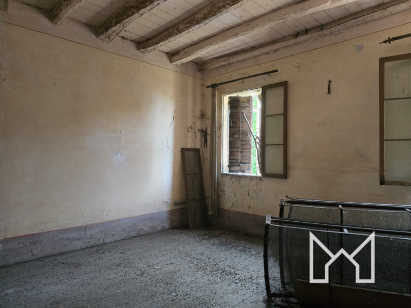 FIETTA- Inserito in zona tranquilla e verdeggiante, comodo al centro del paese, proponiamo rustic...