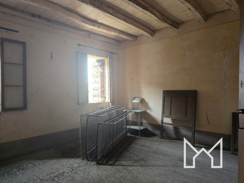 FIETTA- Inserito in zona tranquilla e verdeggiante, comodo al centro del paese, proponiamo rustic...