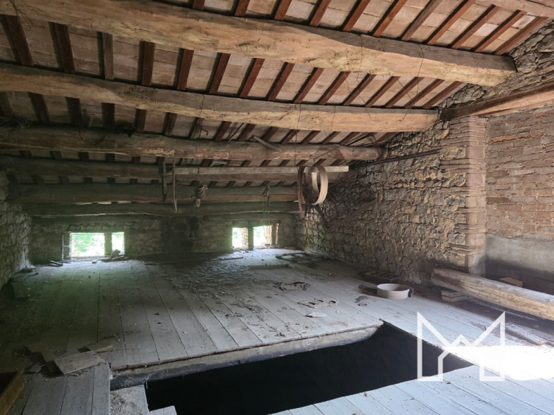 FIETTA- Inserito in zona tranquilla e verdeggiante, comodo al centro del paese, proponiamo rustic...
